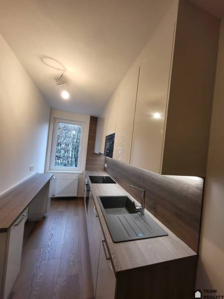 Mieten 2-Zimmer-Wohnung, 2-Zimmer-Wohnung, Mikovíniho, Bratislava - No